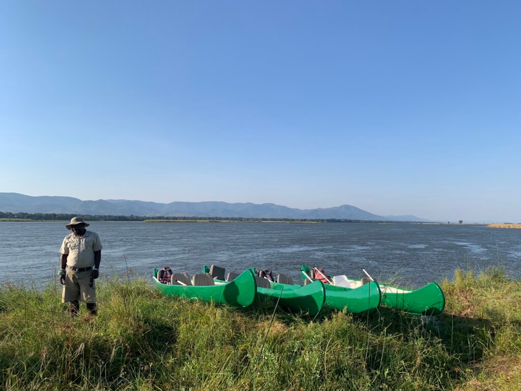Canoeing Mana Pools